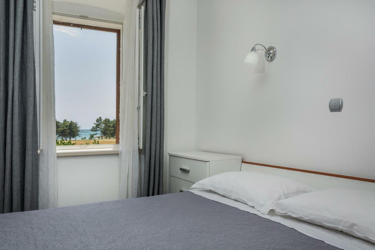 Apartments Mijat Novigrad  Екстер'єр фото